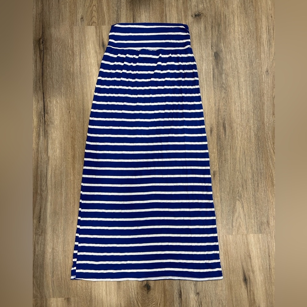Striped maxi skirt ￼